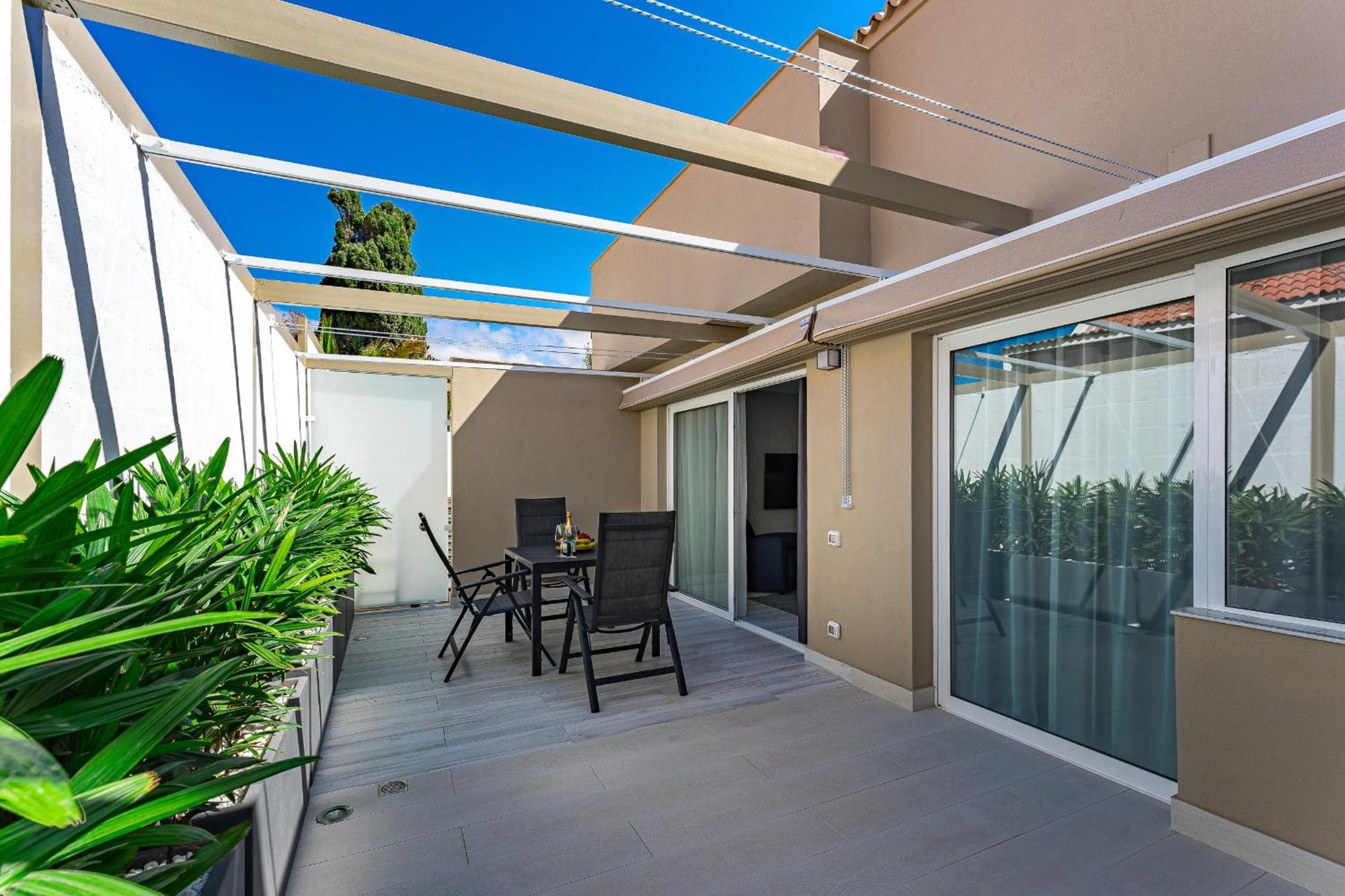أرونا Bal Apartments Adults Only المظهر الخارجي الصورة